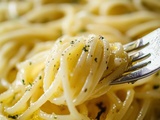 Pour les Italiens, couper ses spaghettis est une hérésie : voici pourquoi ils l’interdisent