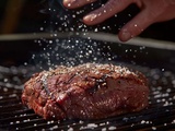 Voici le bon moment pour saler la viande lors de la cuisson