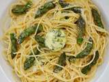 Spaghettis à l'ail des ours, aux asperges et au parmesan