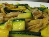Sauté de courgettes à l'ail et nouilles udon