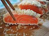 Tataki de saumon au gingembre et graines de sésame