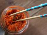 Beaucoup de kimchis : Kimchi de carottes et Oï sobagi (kimchi de concombres)