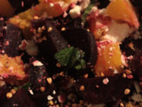 Salade d’hiver avec de la betterave, des agrumes et du kasha