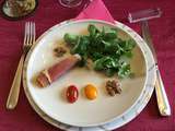 Entrée simple, légère, esthétique et rapide à faire : salade de mâche, jambon Bayonne, tomates cerise et noix