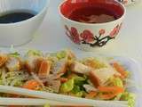 Salade de poulet à l'asiatique, carottes et germes de soja