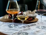 Déguster des vins dans des verres de qualité : 5 avantages indéniables