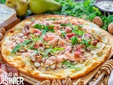 Pizza poire, gorgonzola, jambon et roquette