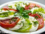 Salade caprese aux tomates cœur de bœuf et green zebra