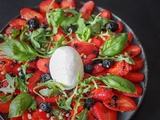 Carpaccio de fraises, olives noires et mozzarella d’Alsace