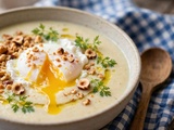 Velouté de panais rôti, noisettes et œuf parfait