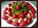 Mousse de fraises et fruits frais