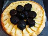 Tarte au boudin noir, a la pomme et aux oignons - Kamika