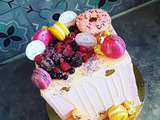 Drip cake carré Eïd Moubarak vanille fruits rouges