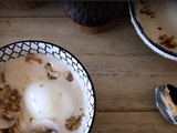 Bataille Food , recette monochrome ,oeuf à l'émulsion de cantal , noix et champignons