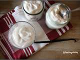 Chantilly de yaourt à la grecque à la vanille et au miel
