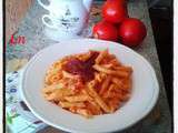 Pene rigate sauce tomate ricotta parmesan