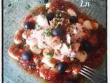Salade Ibérique : haricots blancs thon olives noires et vinaigrette tomatée