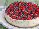 Cheesecake léger aux framboises et myrtilles