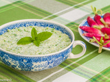 Dip au yaourt épicé, concombre et herbes