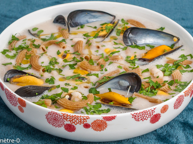 Soupe aux moules, pommes de terre et laitue de mer - Recettes