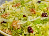 Salade de chou pointu et chou rave aux noix et cranberries