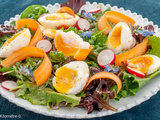 Salade printanière aux carottes, petits pois, radis et oeufs mollets