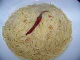Spaghetti alio e olio-Spaghetti à l'ail et à l'huile