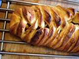 Fougasse americaine à la pomme et cannelle (Thanksgiving Apple Braid Bread) et voeux pour les fêtes