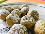 Journal de bord du déconfinement #71 – Biscuits indiens à la farine de pois chiche et cardamome – Besan Ladoo – et autres recettes à la farine de pois chiche
