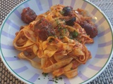 Tagliatelles sauce tomate-harissa et merguez