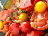 Tomates marinées en salade