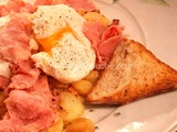 Oeufs Pochés Patates Sautées Jambon De Campagne