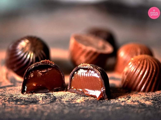 https://recettes.de/images/blogs/l-entracte-gourmand/bonbons-chocolat-au-lait-ganache-citron-145.640x480.jpg