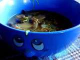 Soupe miso aux nouilles de courgettes