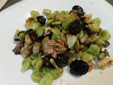 Salade de fèves, courgettes, noix, olives