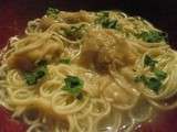 Soupe de nouilles aux raviolis de crevette (recette simplifiée et aussi bonne que l'originale!)