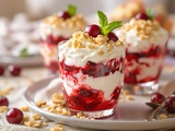 Ce dessert à la cerise prêt en 5 min va faire fondre vos invités