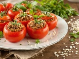J’ai copié le tour de ma grand-mère : cet ingrédient magique sublime mes tomates farcies