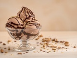 Sans sorbetière, cette glace chocolat-cardamome m’a fait voyager en 5 minutes