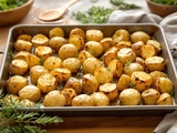 Voici comment je prépare mes pommes de terre au four : croustillantes à souhait, sans galère