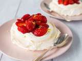 Pavlova aux fraises (allégée en sucre)