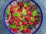 Salade de figues, framboises et pistaches