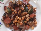 Fricassée de pois chiches, courgettes, champignons et carottes