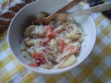 Salade de choucroute crue, pommes de terre, saumon fumé