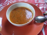 Soupe de tomates aux pâtes et aux fines herbes