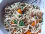 Spaghettis aux brocolis , anchois et tomates cerise
