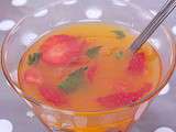 Cocktail : rhum, orange, fraises, menthe fraîche