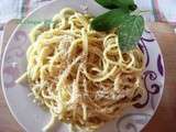 Spaghettis (recette rapide) à la sauge et au parmesan