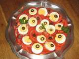 Salade de tomates aux oeufs durs et aux olives
