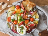 Salade estivale (tomate mozzarella concombre pêche)